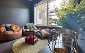 Tropical Ocean Vibe Retreat Fully Air-Con Home